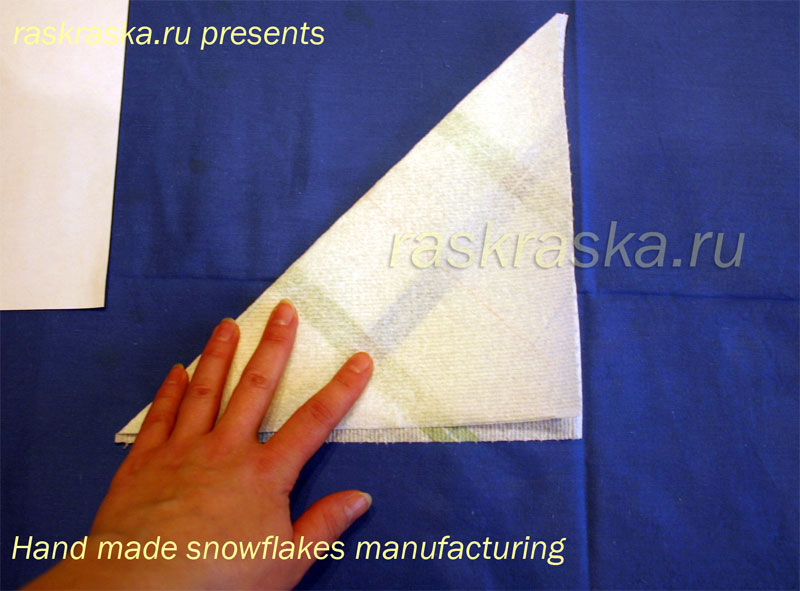 как делать снежинки из бумажных салфеток