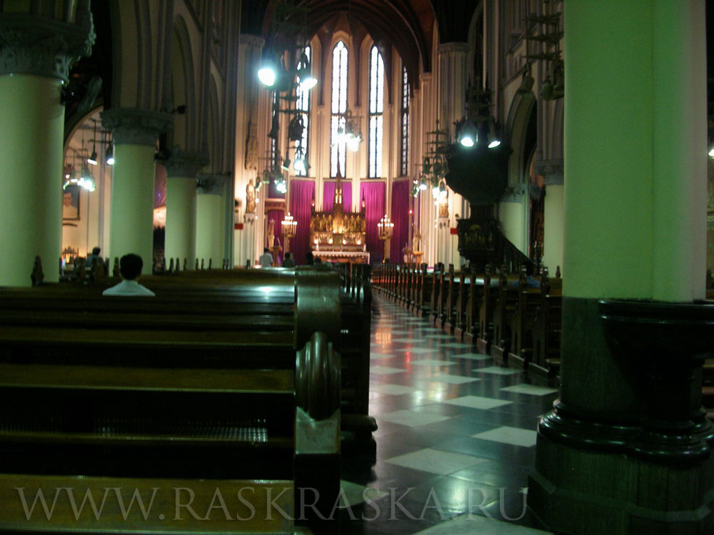 в соборе Святой Марии в Джакарте