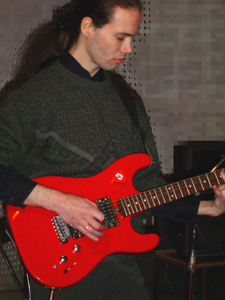 Агеев с гитарой
